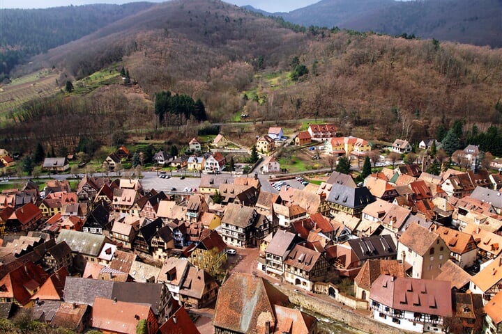 Alsasko - romantika hrázděných městeček, vinné stezky a Štrasburk
