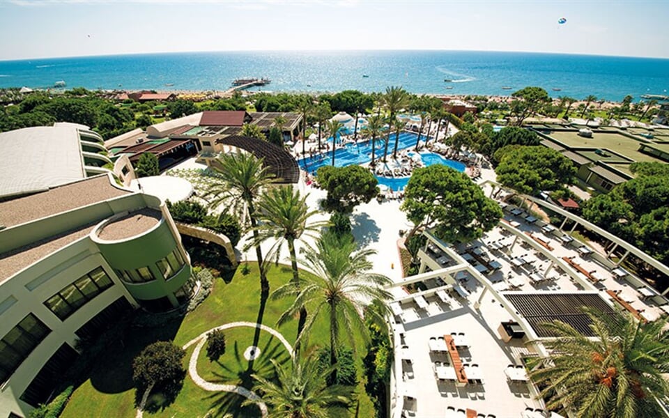 Hotel Limak Atlantis Deluxe & Resort: fotografie vybavení exteriérů a interiérů ubytování.