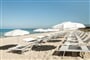 Pláž s lehátky, Pineta Is Arenas, Sardinie