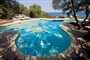 Jeden za bazénů, Palau, Sardinie