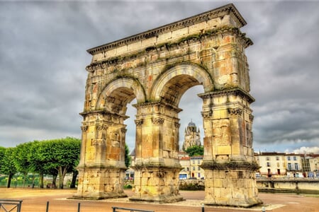 Francie - Bordeaux a Akvitánie, památky, víno a vlny Atlantiku (letecky)