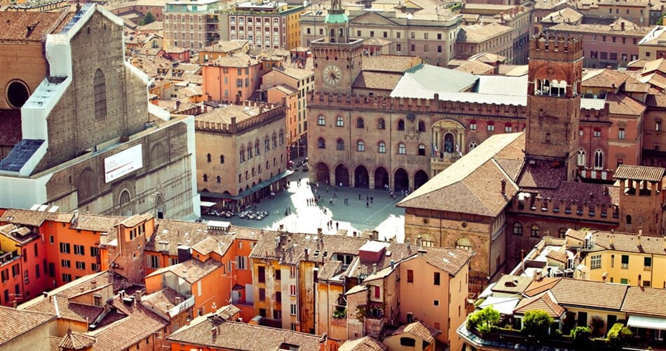 Poznávací zájezd Itálie - Bologna - věž Asinelli