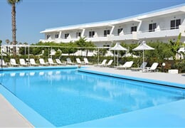 Lambi - Hotel Costa Angela Seaside Resort