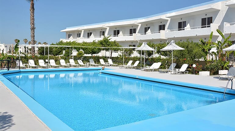 Hotel Costa Angela Seaside Resort: fotografie vybavení exteriérů a interiérů ubytování.