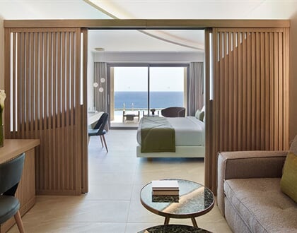 Premier-Suite-Swim-Up-Sea-View-(1)