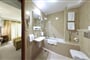 Family Room 6883