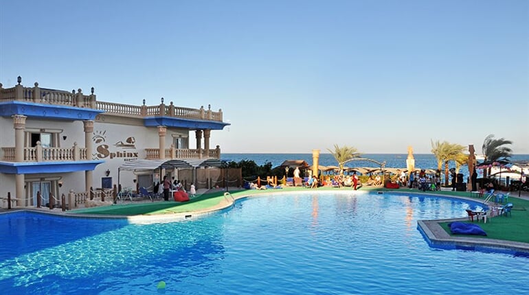 Hotel Sphinx Aqua Park Beach Resort: fotografie vybavení exteriérů a interiérů ubytování.