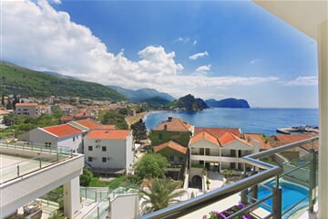 The Hotel 7638