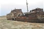 Kazachstán, tahle loď kdysi kotvila na Aralské jezeře, než začalo vysychat (Wiki free)