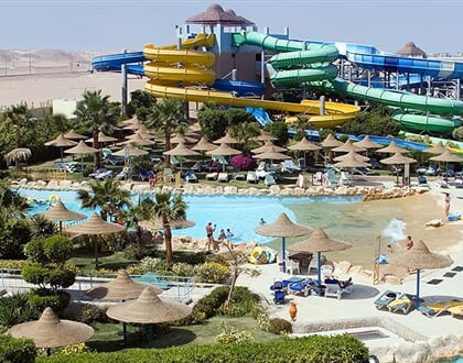 Hotel Titanic Resort & Aqua Park: fotografie vybavení exteriérů a interiérů ubytování.