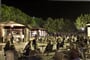Náměstí s pódiem, Badesi, Sardinie