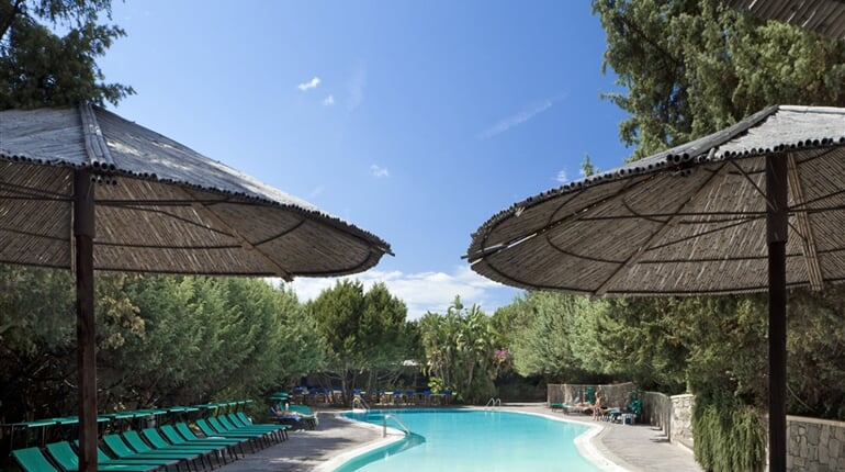 Bazén, Badesi, Sardinie