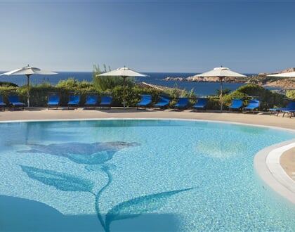 Bazén, Isola Rossa, Sardinie