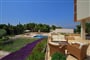 Velaris_hotel Amor - terasa, v pozadí bazén
