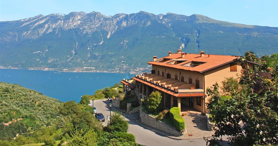Al Poggio ext003
