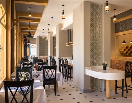 Hotel Gravity Sahl Hasheesh: fotografie vybavení exteriérů a interiérů ubytování.
