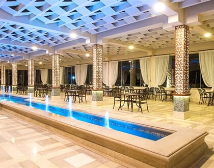Hotel Gravity Sahl Hasheesh: fotografie vybavení exteriérů a interiérů ubytování.