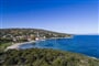Pláž a okolí hotelu, Maladroxia, Sardinie