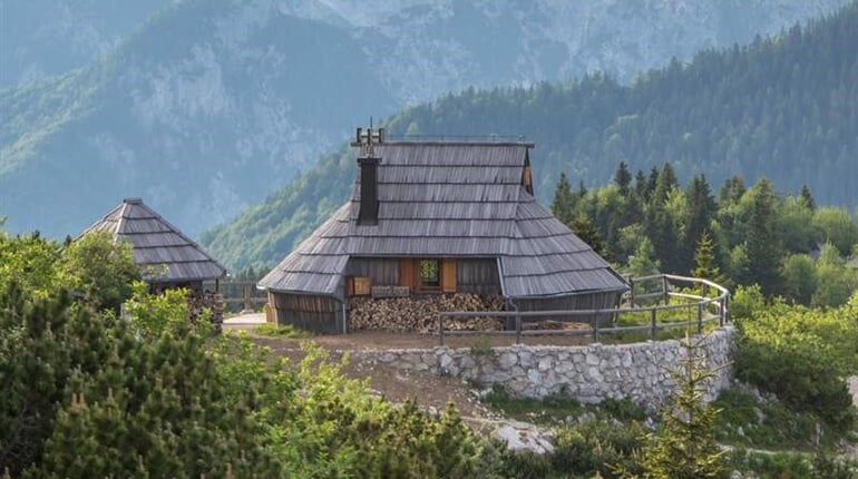 Foto - Velika planina - Chata Ojstrica - víkend na Velké planině