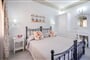 Hotel Zephyros - Santorini: fotografie vybavení exteriérů a interiérů ubytování.