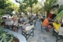 Hotel Zephyros - Santorini: fotografie vybavení exteriérů a interiérů ubytování.