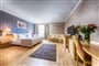 160 room Lux0028