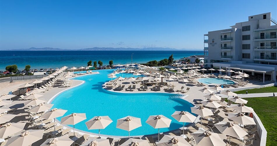 8-new-pool-panoramic