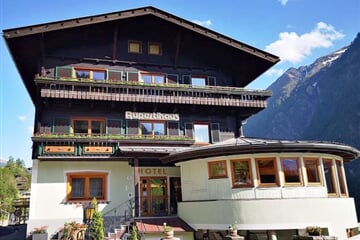 Grossglockner - Heiligenblut, hotel*** Rupertihaus u sjezdovky, bazén a wellness / č.5564