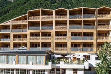 Dolomity - Gitschberg - hotel**** Falkensteinerhof u sjezdovky, bazén a skipas v ceně /č.4038