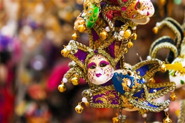 BENÁTKY VE VÍRU KARNEVALU 2026