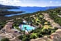 Pohled na hotelovou část Country, Porto Cervo, Costa Smeralda, Sardinie