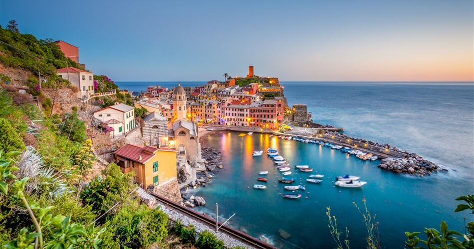 Itálie -  městečko Vernazza v NP Cinque Terre