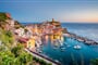 Itálie -  městečko Vernazza v NP Cinque Terre