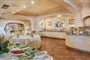 Buffetová snídaně, Porto Cervo, Costa Smeralda, Sardinie