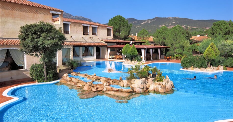 Bazén, Golfo di Cugnana, Costa Smeralda, Sardinie