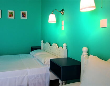 Hotel Ponti Beach: fotografie vybavení exteriérů a interiérů ubytování.