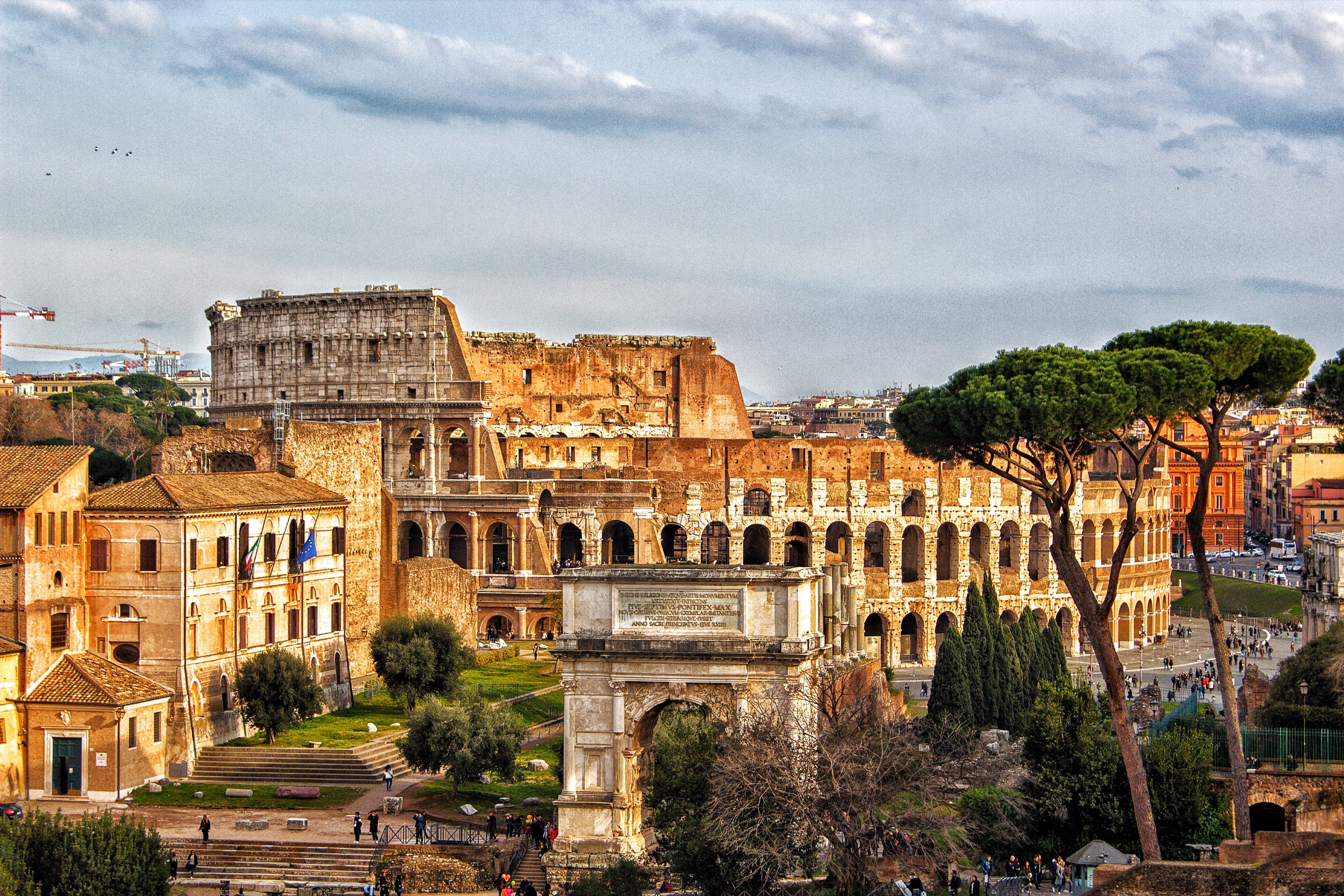 Центр древнего рима. Рим столица Италии. Рим столица Италии достопримечательности. Италия древний Рим. Рим Италия античный.