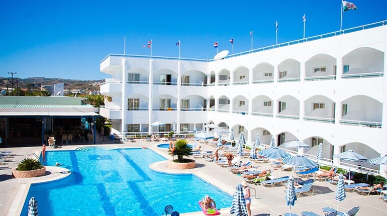 Hotel Orion: fotografie vybavení exteriérů a interiérů ubytování.