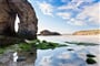 anglie-cornwall-Rock arch at Droskyn on Perranporth_25605165