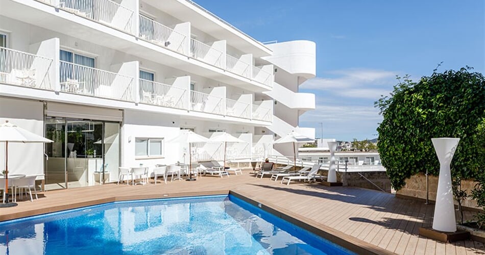 Hotel Tora: fotografie vybavení exteriérů a interiérů ubytování.