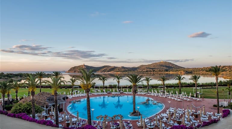 Bazén, Villasimius, Sardinie