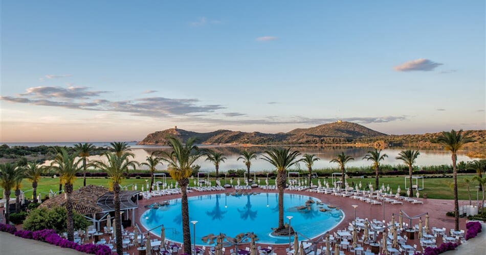 Bazén, Villasimius, Sardinie