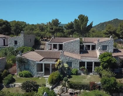 Pohled na apartmány, Castiadas, Sardinie