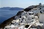 Řecko - ostrov Santorini, dříve nazývaný Théra, sídlo staré kultury zničené roku 1.600 př.n.l sopečným výbuchem