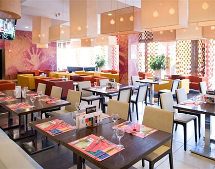 151 ParkInn Sarvar int765
