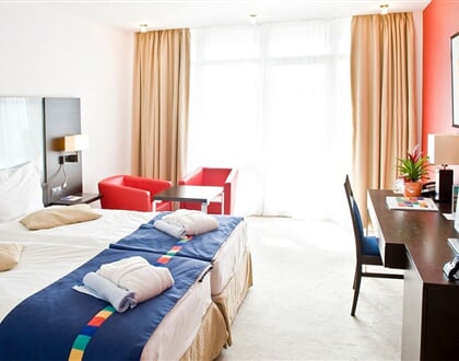 151 ParkInn Sarvar int775