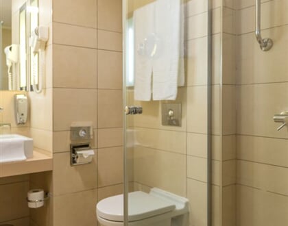 151 ParkInn Sarvar int779