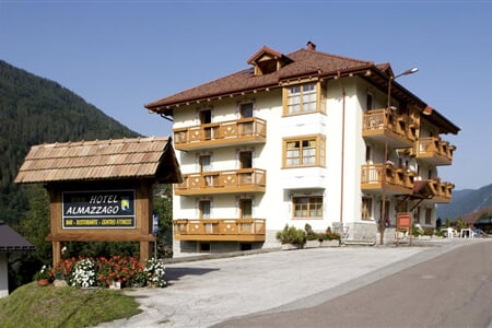 Hotel Almazzago Commezzadura (11)