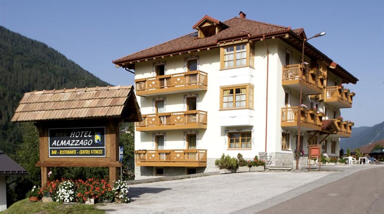 Hotel Almazzago Commezzadura (11)