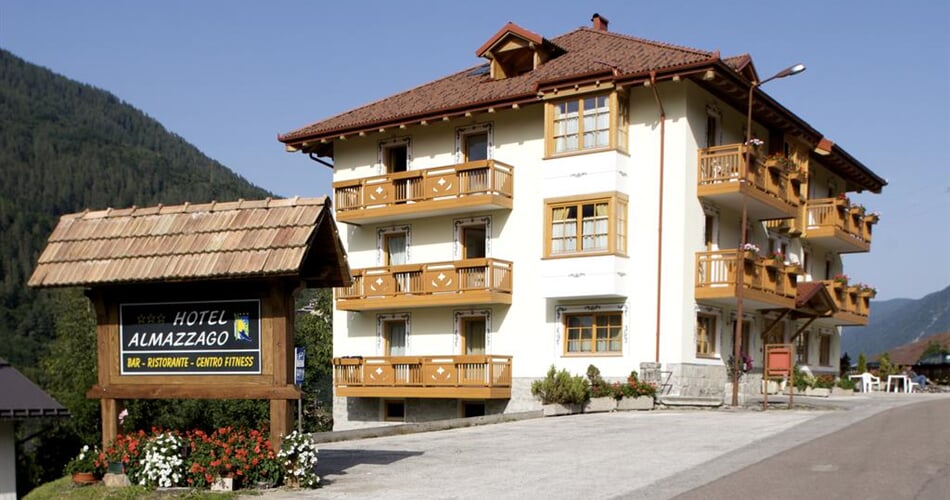 Hotel Almazzago Commezzadura (11)